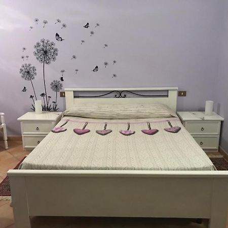 ファブロ Il Casale Di Lavinia Bed & Breakfast エクステリア 写真