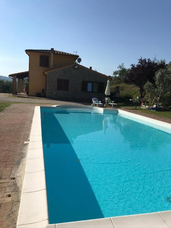 ファブロ Il Casale Di Lavinia Bed & Breakfast エクステリア 写真